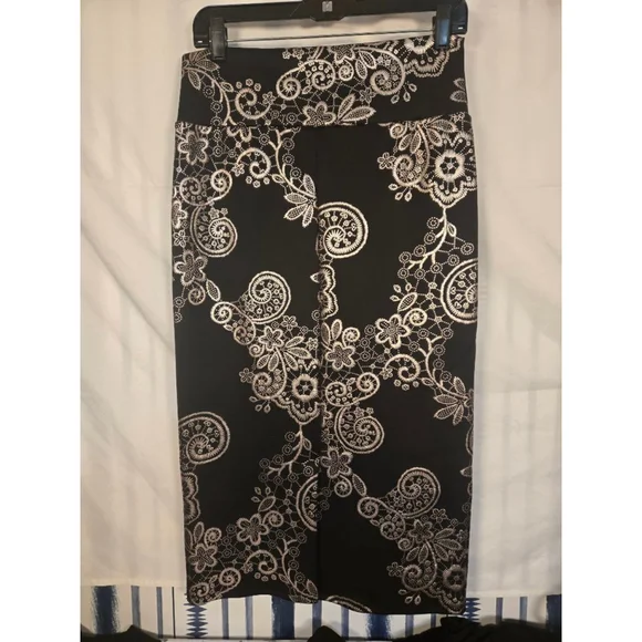 Women's Lularoe Elegant Black Gold Floral Pencil Skirt M - Picture 2 of 11
